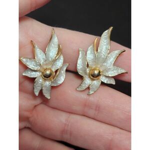 Vintage gold tone with cream clip on flower earrings